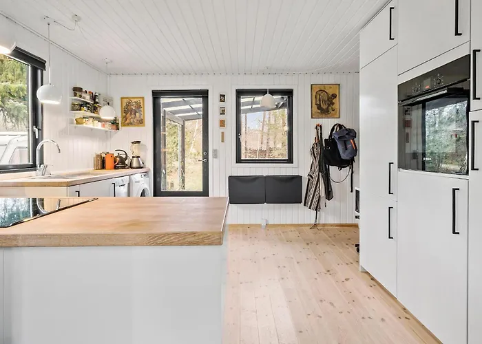 3 Bedroom In Holiday home
